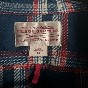 Like new men’s Filson heavyweight button down.